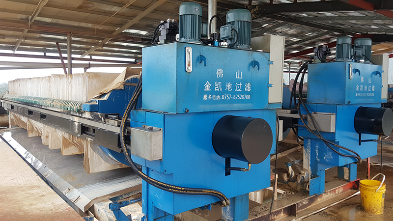 廂式壓濾機(jī)在尾礦處理中的應(yīng)用及注意事項 廂式壓濾機(jī)在尾礦處理中的應(yīng)用及注意事項